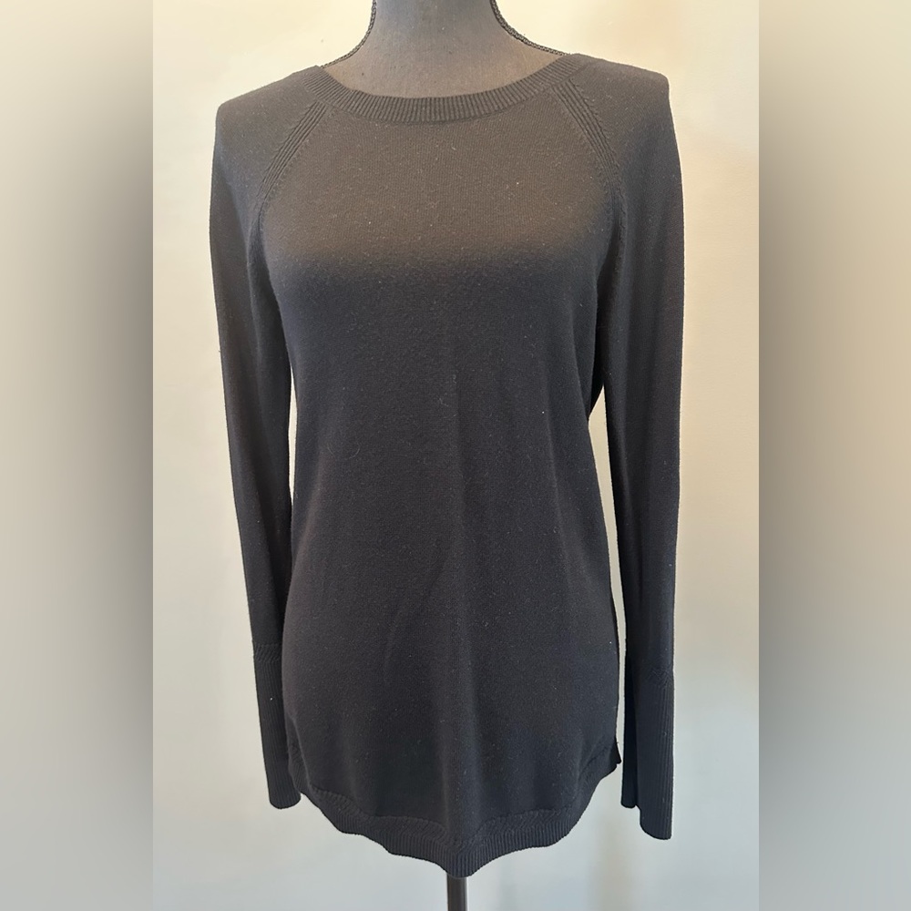 Lululemon sweater V-back